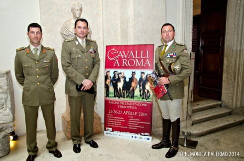 Da sinistra: serg. Emiliano Portale, ten. col. Emanuele Patalano, cap. Paolo Mezzanotte