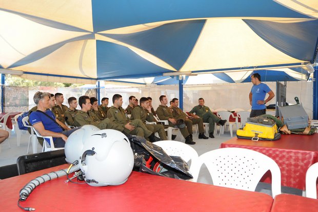 Briefing di presentazione e lezioni teoriche sopravvivenza in mare