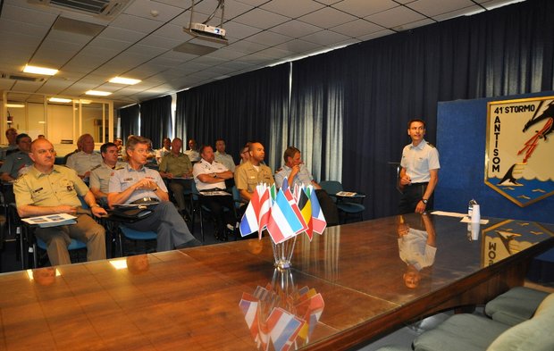 Un momento del briefing