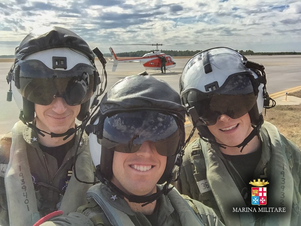 d5ac1ad7-af2a-4c7b-9b9d-47e5740476d2piloti-9