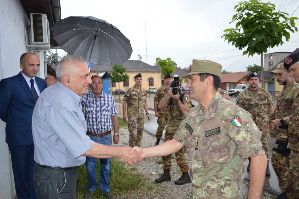 Il generale Figiuolo e il vicesindaco Petrovic