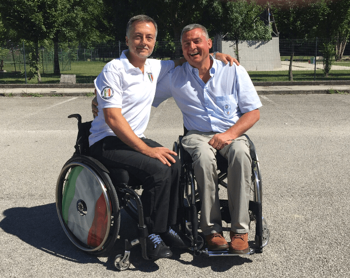 Il Ten. Col. Roberto Punzo del GSPD con la medaglia d'oro nel tiro con l'arco alle Paralimpiadi di Londra 2012, Oscar De Pellegrin.