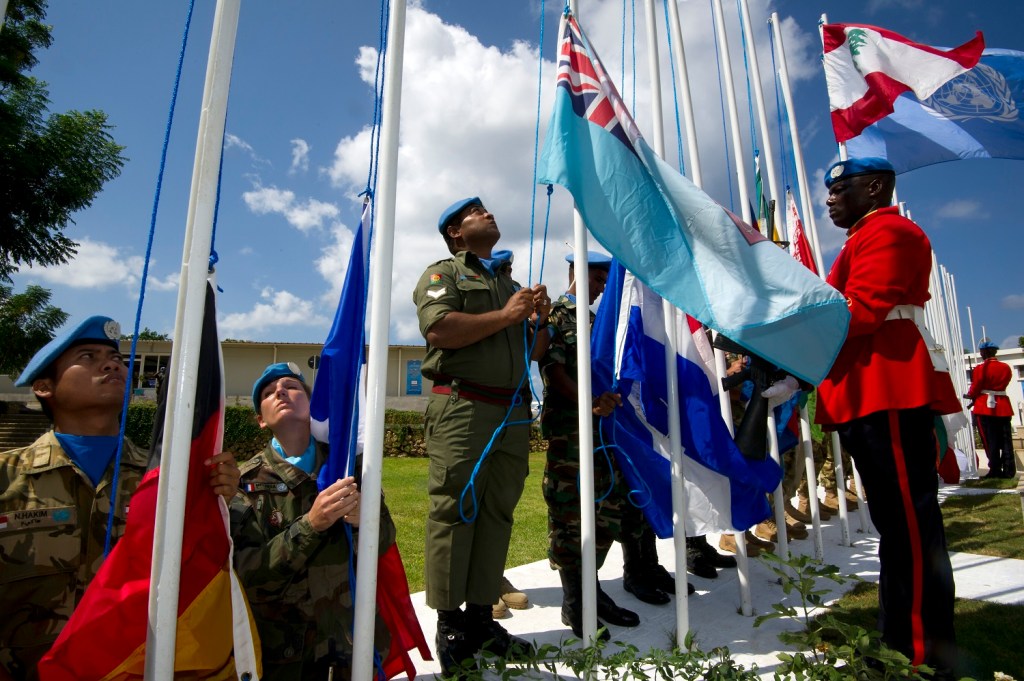 Cerimonia dell'alzabandiera