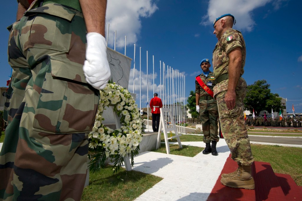 Il generale Portolano rende omaggio ai Caduti nelle missioni di pace