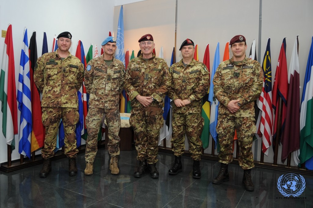 Il comandante del COI in visita al quartier generale di UNIFIL