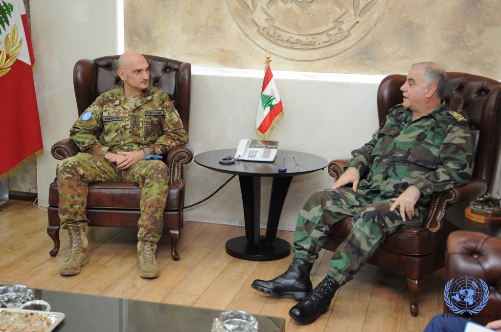 Il generale Portolano inncontra il comandante delle LAF generale Kahwagi