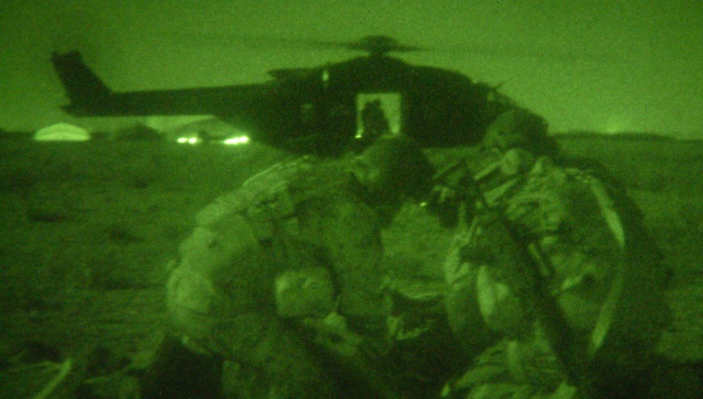 NH 90 del 7 Vega in attività notturna di Personnel Recovery