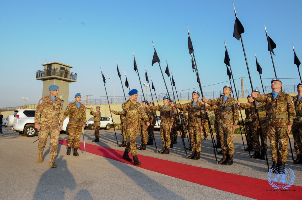 Picchetto d'onore all'arrivo del capo di SME presso HQ UNIFIL