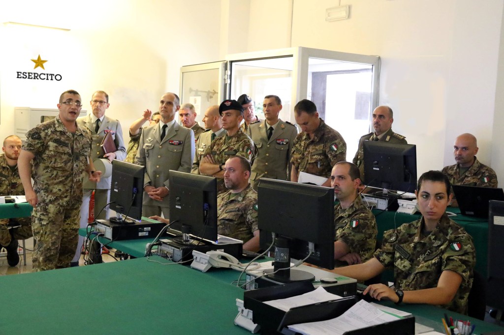 visita-governatore-militare-parigi-160616-2