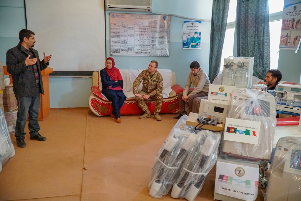 Afghanistan: donazione dei militari italiani all’ospedale e all’orfanatrofio di&nbsp;Herat
