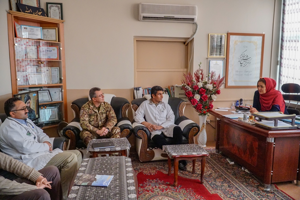 donazione-ospedale-vice-direttrice-gen-mirra