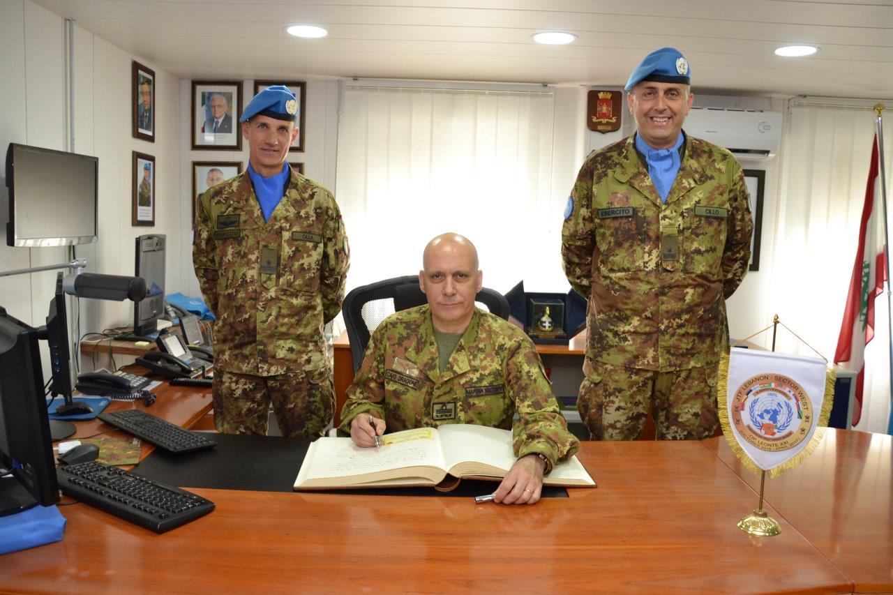 2017-04-27 GRANATIERI AL COMANDO DEL CONTINGENTE ITALIANO IN LIBANO (2)
