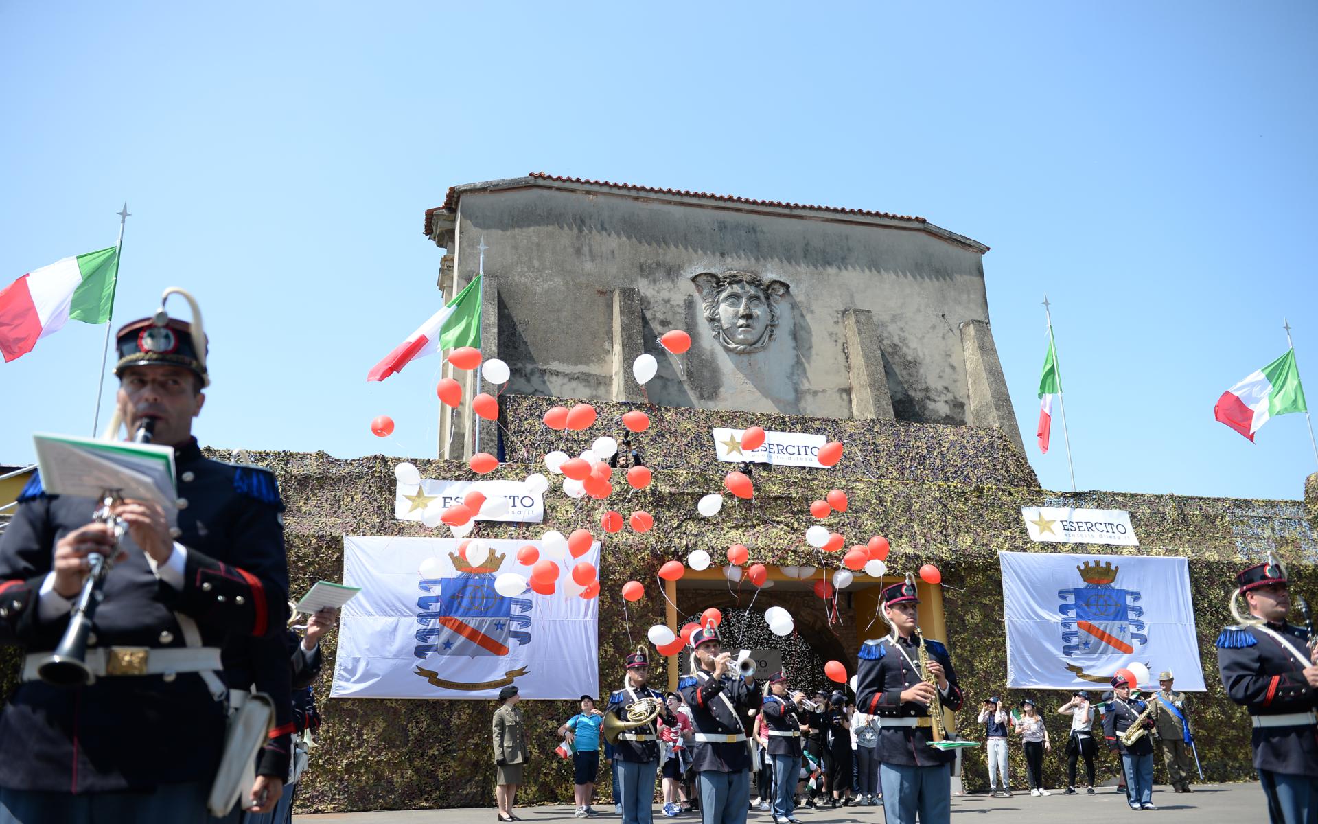 Banda della Scuola TRAMAT con le scolaresche piacentine