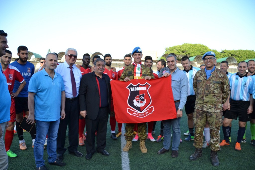 Libano: militari in amichevole di calcio con la squadra serie A “Tadamon”
