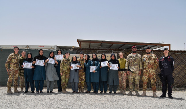 c9c4a327-86f8-4969-a8de-ffb23f47ce2cuna delegazione delle agenti penitenziarie con gli advisors italianiMedium