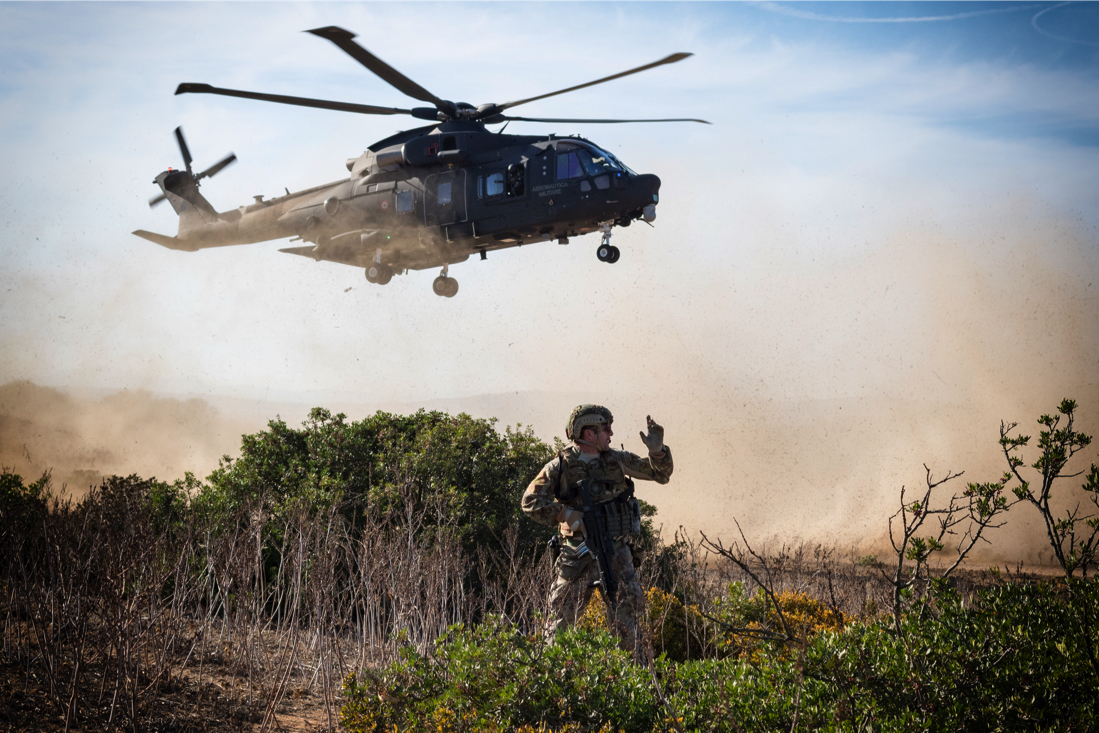 2017_10_18_JOINT STARS 17_Esercito Italiano_Ex VEGA 17_Ex Personnel Recovery_Elicottero HH-101 in fase di atterraggio