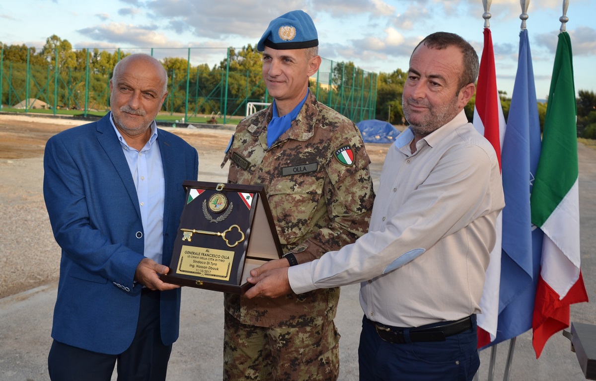 Il Gen.B. Fracnesco Olla riceve le chiavi della città di Tiro