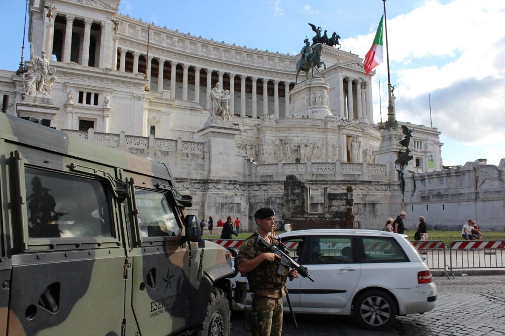 Drone russo in volo sull’altare della patria individuato dai militari dell’esercito&nbsp;italiano
