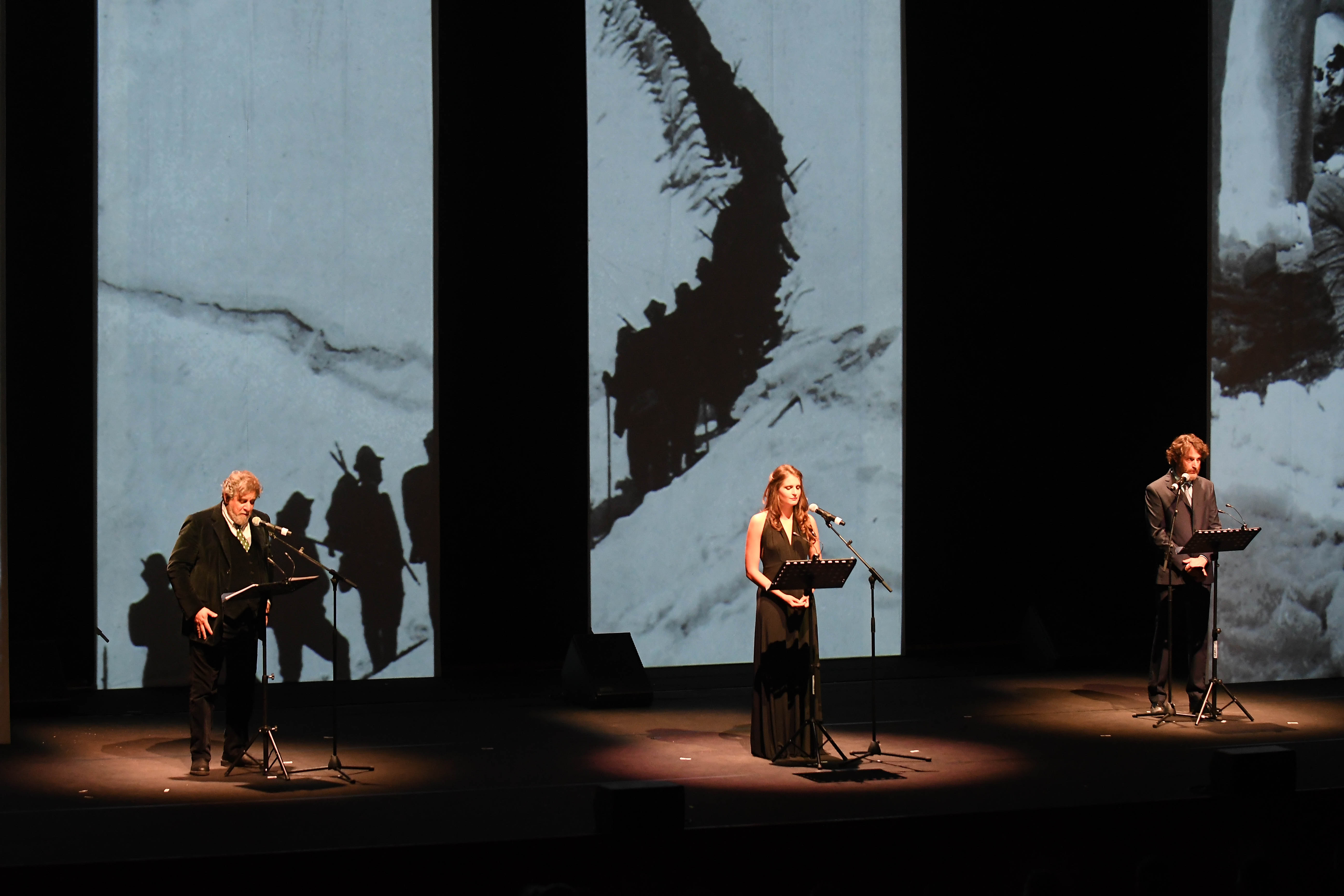 Un momento della recitazione 1