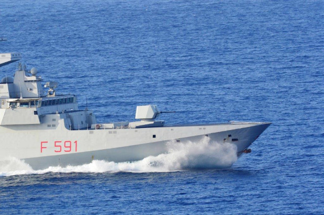 Nave Virginio Fasan ferma sei sospettati di pirateria 350 miglia a est delle coste&nbsp;somale