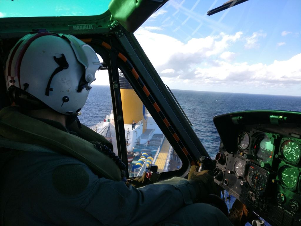 Sardegna: elicottero dell’Aeronautica Militare soccorre turista in pericolo di vita, a bordo di una nave da&nbsp;crociera