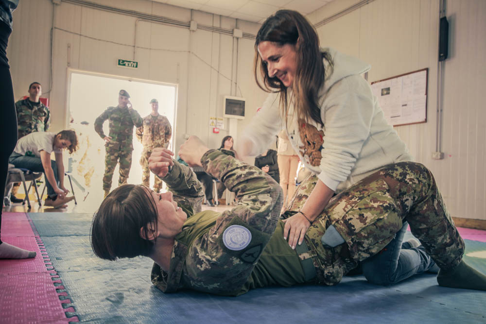 Libano: corso di combattimento militare, primo soccorso e di cucina italiana a circa 50 mogli di caduti delle forze armate&nbsp;libanesi