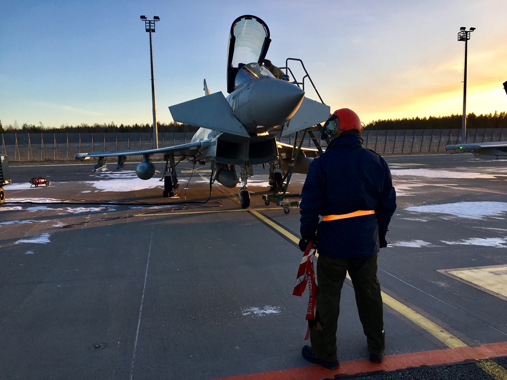 Eurofighter con Crew Chief