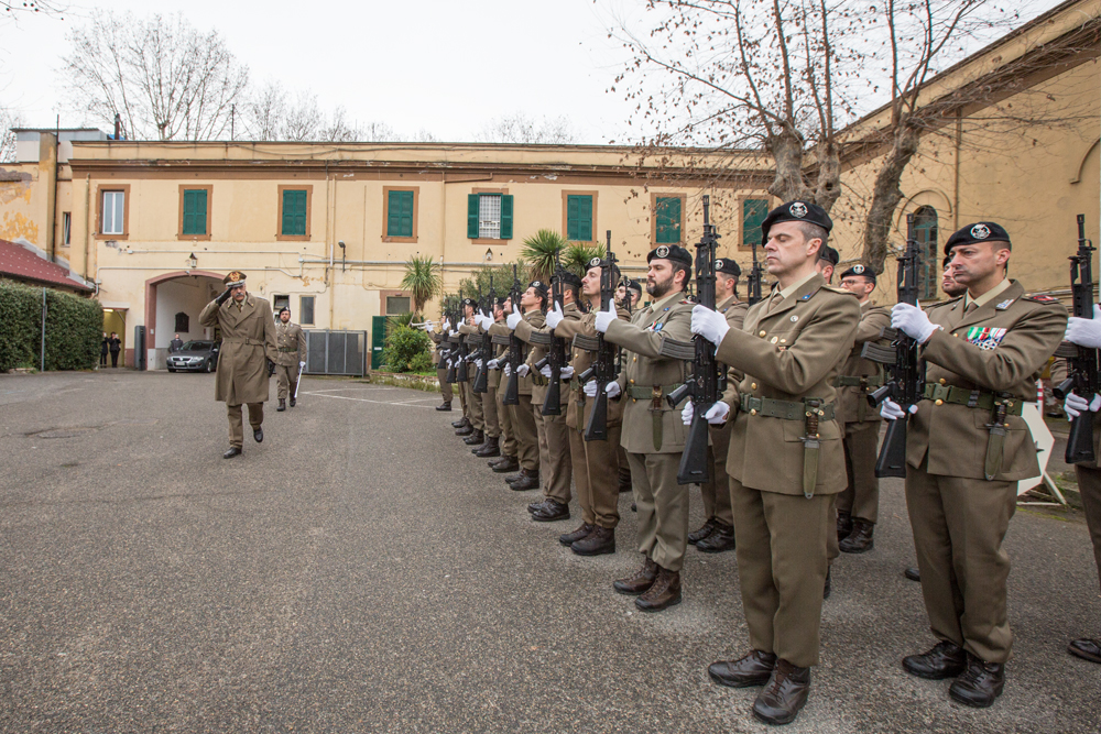 onori al Comandante Logistico