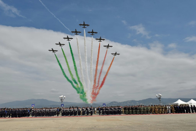 140e109d-0a30-45dc-a044-ad24bd5f0483am (8)Medium