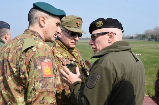 e120a362-e3fc-471c-b3ea-3feb7176206e6Medium