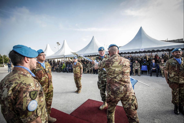 Libano: la brigata paracadutisti Folgore cede il comando del settore ovest della missione Unifil alla brigata alpina&nbsp;Julia