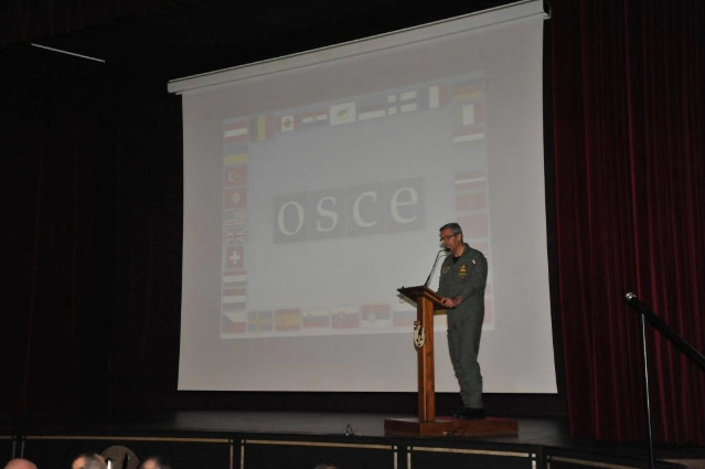 dbd559c7-5618-4bec-a133-6c5ec0a0c37bdsc_9997Medium