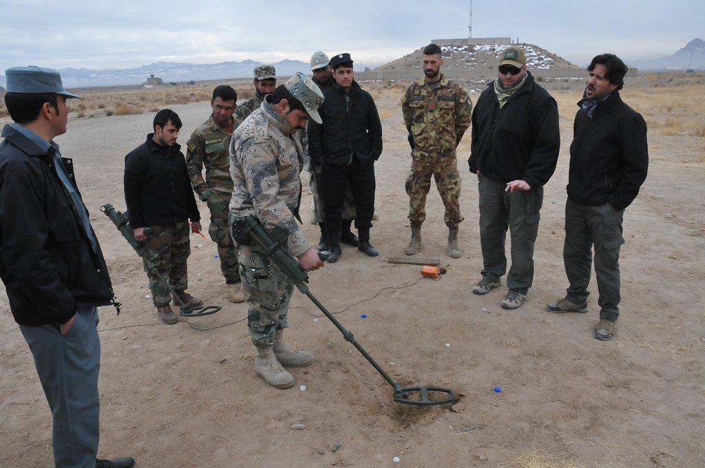 foto 4 contrasto ordigni esplosivi