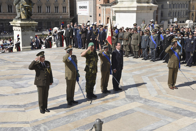 4c461313-bca9-4b40-8788-b6690ee5d6a8dsc_4374sl_02Medium