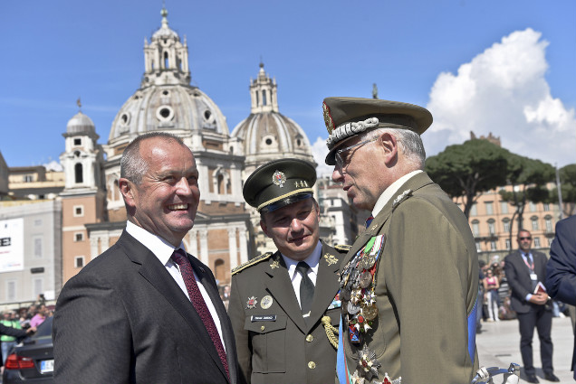 5f32fa58-cc2f-4650-a4c2-706fe279f27cdsc_4292sl_02Medium