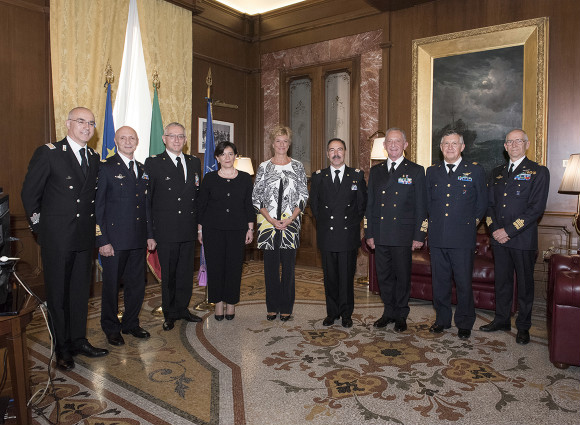 a9c96078-7849-4fb2-a51c-aeb6e274528909Medium