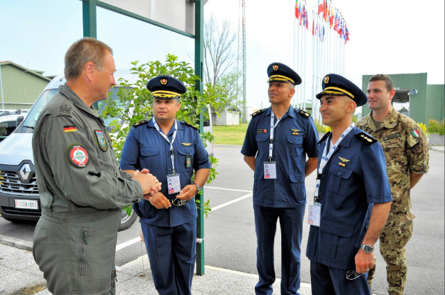 Joint Stars 2018: delegazione delle forze armate tunisine e giordane osservano la pianificazione di alcune operazioni di recupero&nbsp;personale