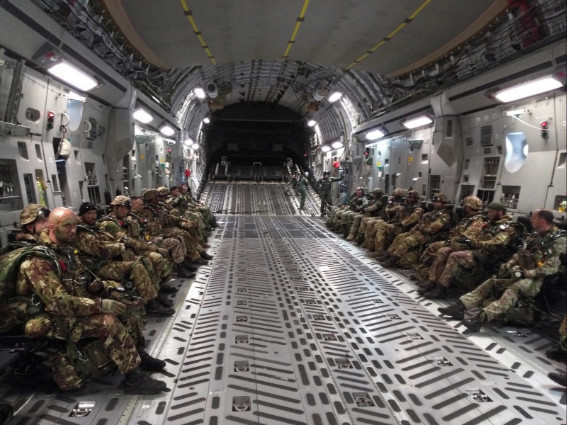 Esercitazione Saber Strike 2018: paracadutisti della Folgore e assetti dell’AM a fianco della 82’ divisione aviotrasportata&nbsp;statunitense