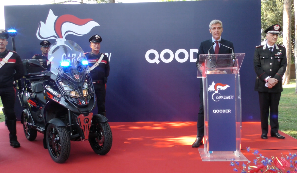 Consegna del veicolo Qooder di Quadro Vehicles all’Arma dei Carabinieri&nbsp;(video)