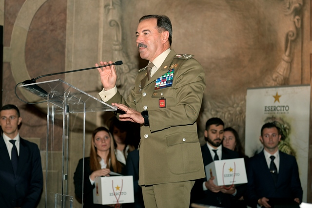 1 Il Capo di Stato Maggiore dell'Esercito