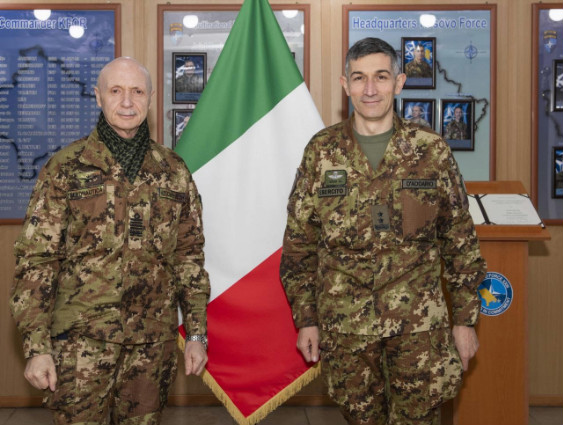 Kosovo: il capo di SMD generale Enzo Vecciarelli in visita ai militari italiani della&nbsp;KFOR