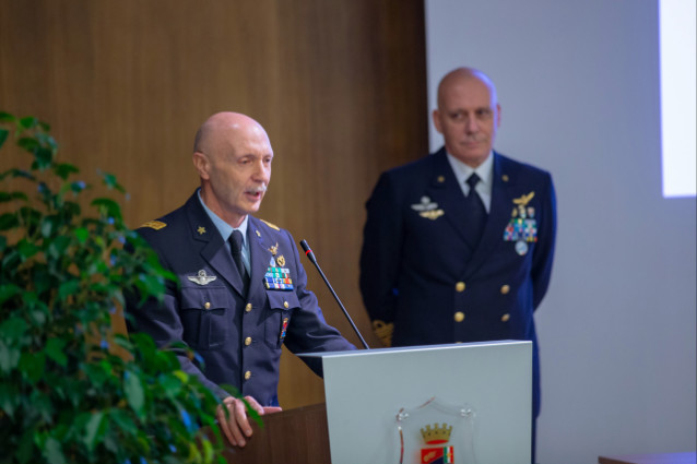 47a1a16f-1873-40aa-a21c-aa815875724ebp5u6233Medium