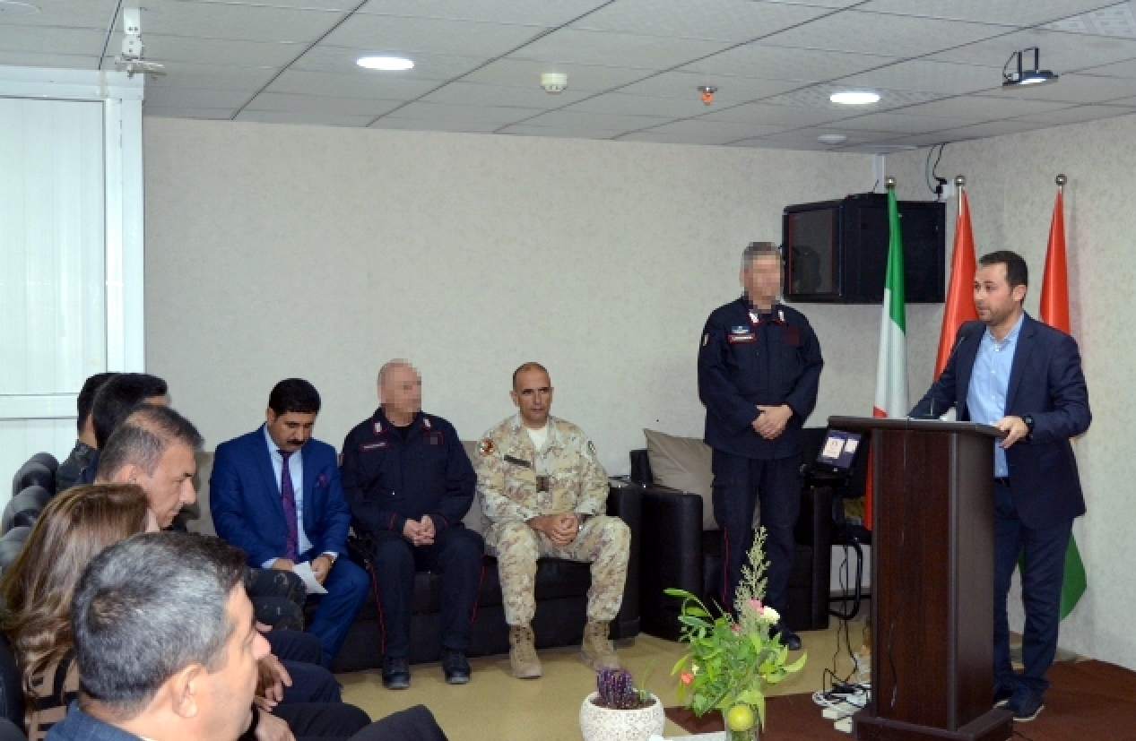 foto 4 - missione in iraq - momento di cerimonia di fine corso