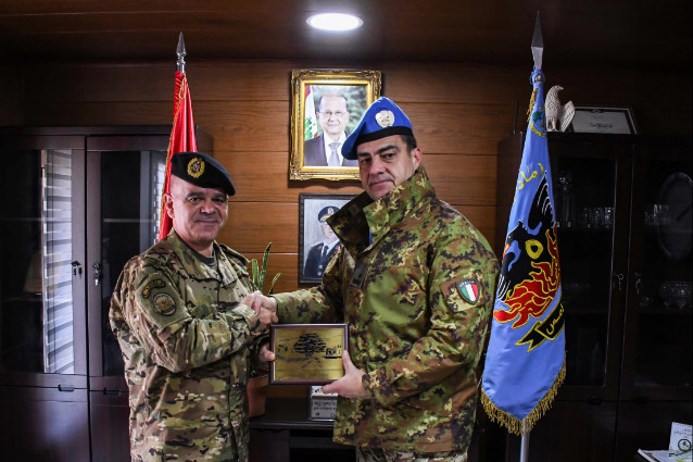 131cd85b-cbba-41d8-b313-ba016cef0f84unifil_il generale abagnara e il generale lawansMedium