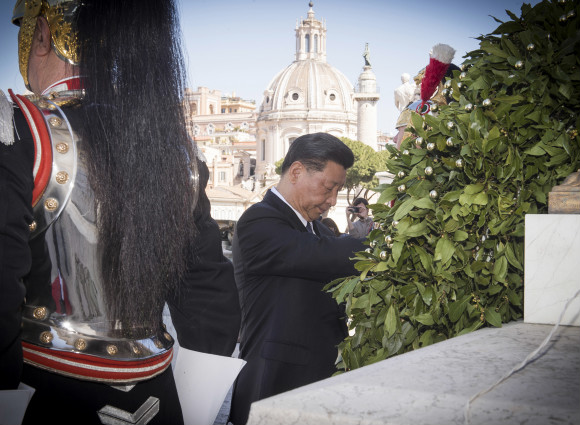 Presidente cinese Xi Jinping a Roma, rende omaggio ai caduti&nbsp;italiani