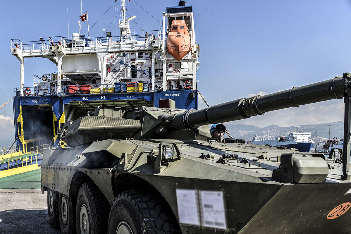 UNIFIL_Afflusso e deflusso mezzi blindati da e per la madrepatria(2)