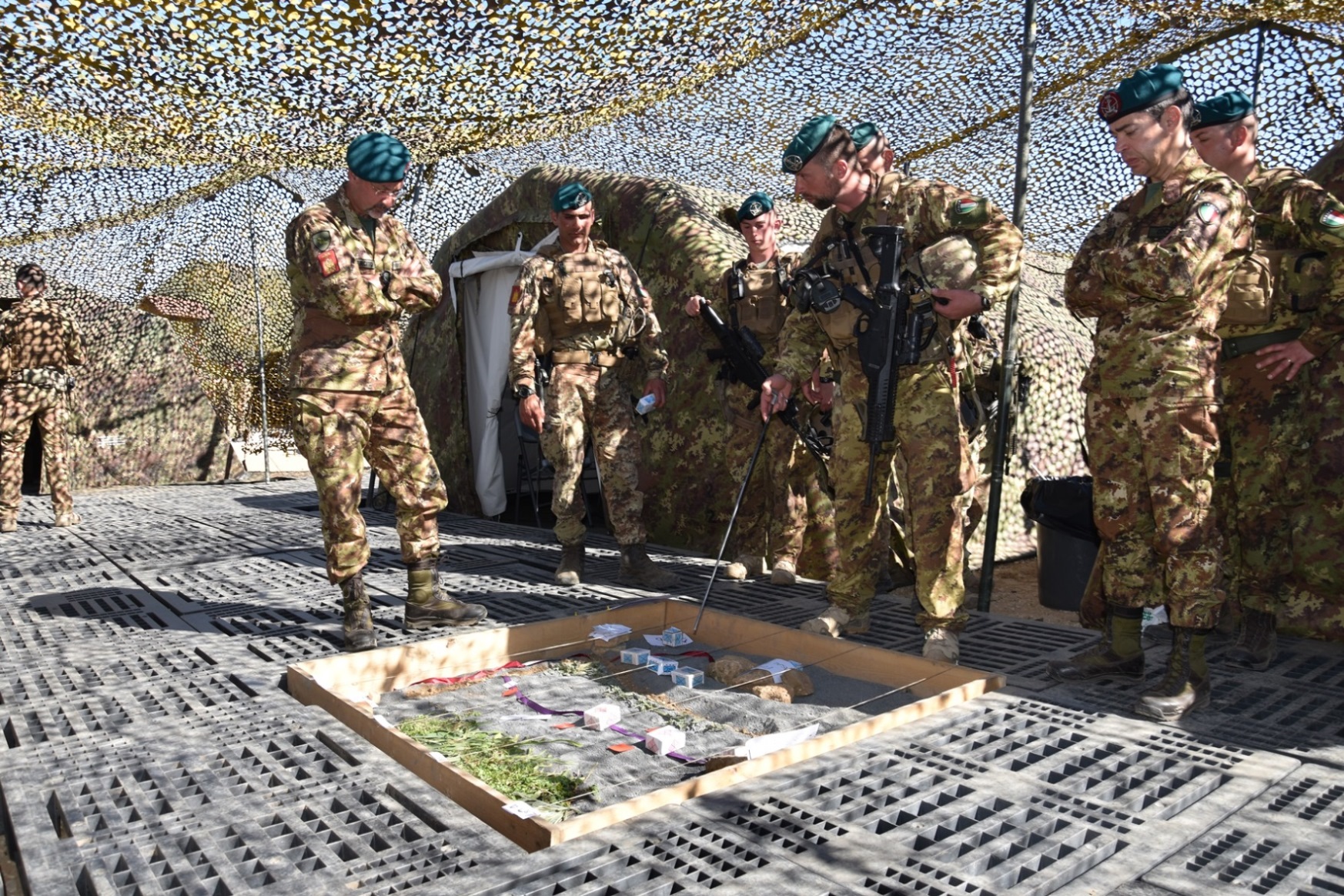 10 Un momento della panificazione