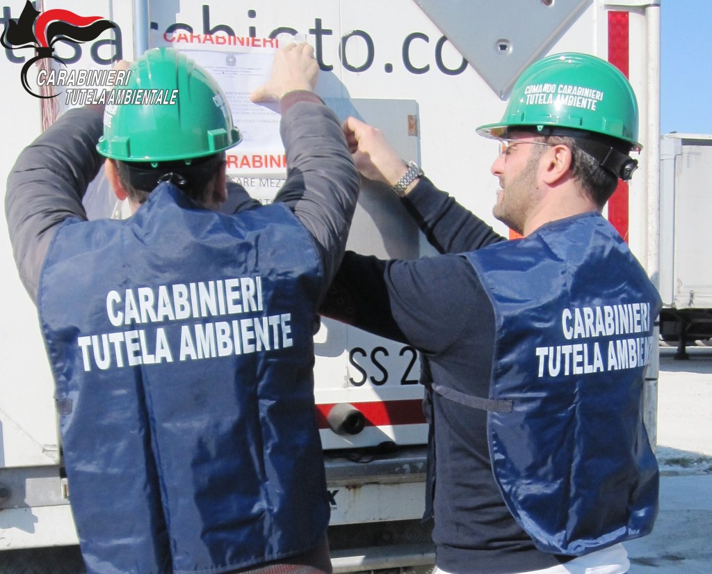 Carabinieri Tutela Ambiente: il NOE di Firenze smantella attività illecita di smaltimento rifiuti nel&nbsp;pratese