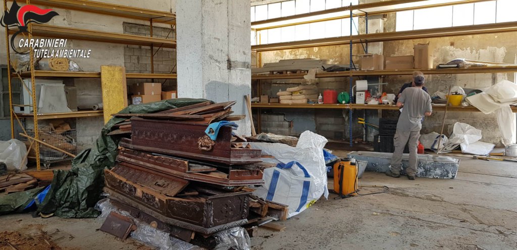 Carabinieri del NOE di Trento sequestrano centro abusivo per gestione illecita di rifiuti&nbsp;cimiteriali