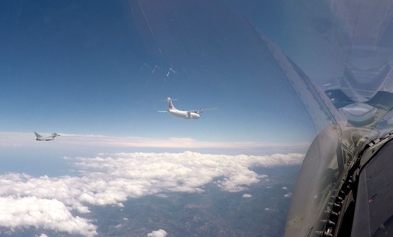 Aeronautica, difesa aerea: caccia Eurofighter intercettano velivolo civile che aveva perso contatto&nbsp;radio